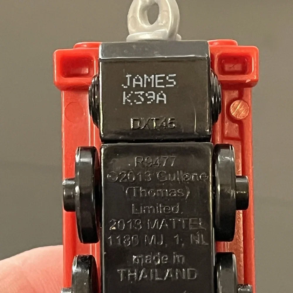 JAMES Thomas the Train and Friends Diecast 2013 Lights Up & Talks Mattel Red Car